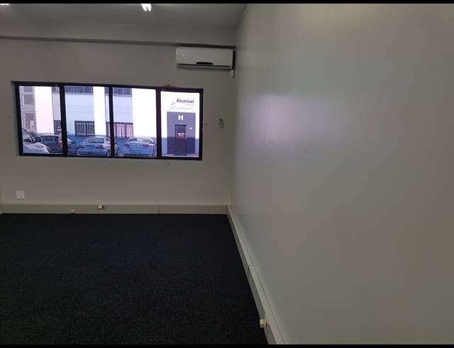 300M² WAREHOUSE RENTED IN BRIARDENE